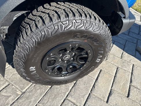 Used 2023 Ford Bronco Wildtrak image 4