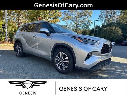 Used 2023 Toyota Highlander XLE