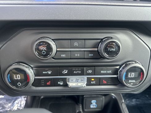 Used 2025 Ford Bronco Big Bend AWD/4WD image 29