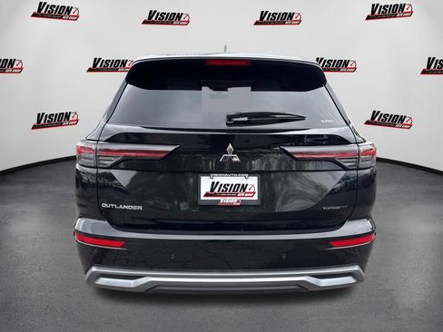 Used 2025 Mitsubishi Outlander AWD image 5