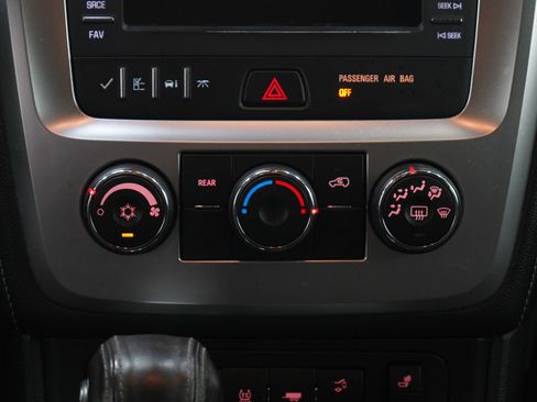 Used 2016 GMC Acadia SLE image 21