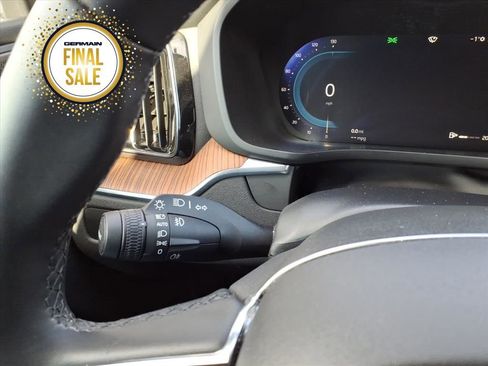 Used 2024 Volvo XC60 B5 Plus image 22