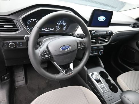 Used 2022 Ford Escape SE w/ SE Sport Appearance Package FWD image 20