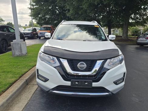 Certified 2019 Nissan Rogue SV FWD image 2