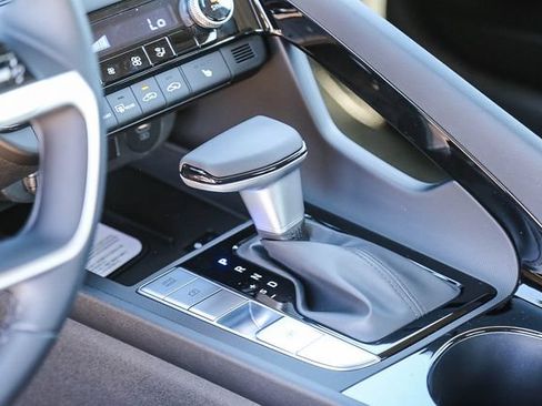 New 2026 Hyundai Elantra Limited FWD image 23