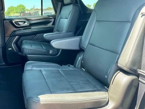 Used 2021 Chevrolet Tahoe Z71 w/ Z71 Signature Package AWD/4WD image 12