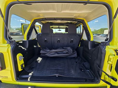 Used 2023 Jeep Wrangler Unlimited Sport image 43