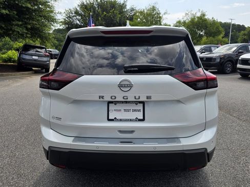 Used 2026 Nissan Rogue SV w/ Cold Weather Package FWD image 4