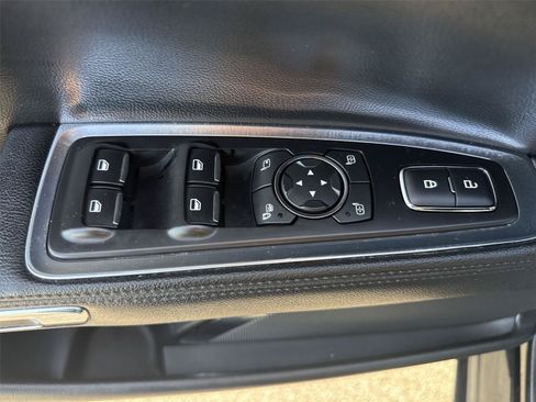 Used 2019 Lincoln Continental Select w/ Continental Climate Package AWD/4WD image 13