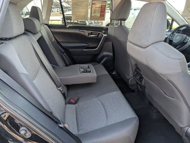 Used 2021 Toyota RAV4 XLE FWD image 29