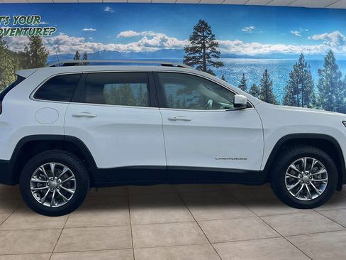 Used 2020 Jeep Cherokee Latitude Plus w/ Cold Weather Group image 4