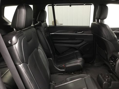 Used 2024 Jeep Grand Cherokee L Limited w/ Luxury Tech Group II image 41