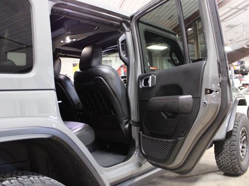 Used 2022 Jeep Wrangler Unlimited Rubicon w/ Xtreme Recon 35" Tire Package AWD/4WD image 26