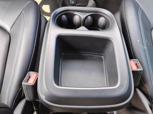 Used 2025 Chrysler Pacifica Select FWD image 23