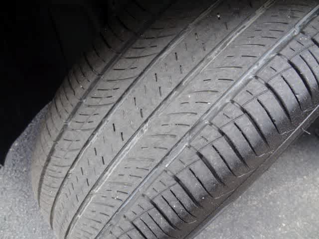 Used 2025 Chevrolet Trax LT FWD image 34