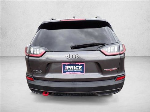 Used 2020 Jeep Cherokee Trailhawk w/ Cold Weather Group AWD/4WD image 3