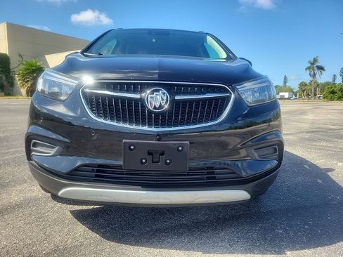 Used 2022 Buick Encore Preferred w/ Safety Package II AWD/4WD image 4