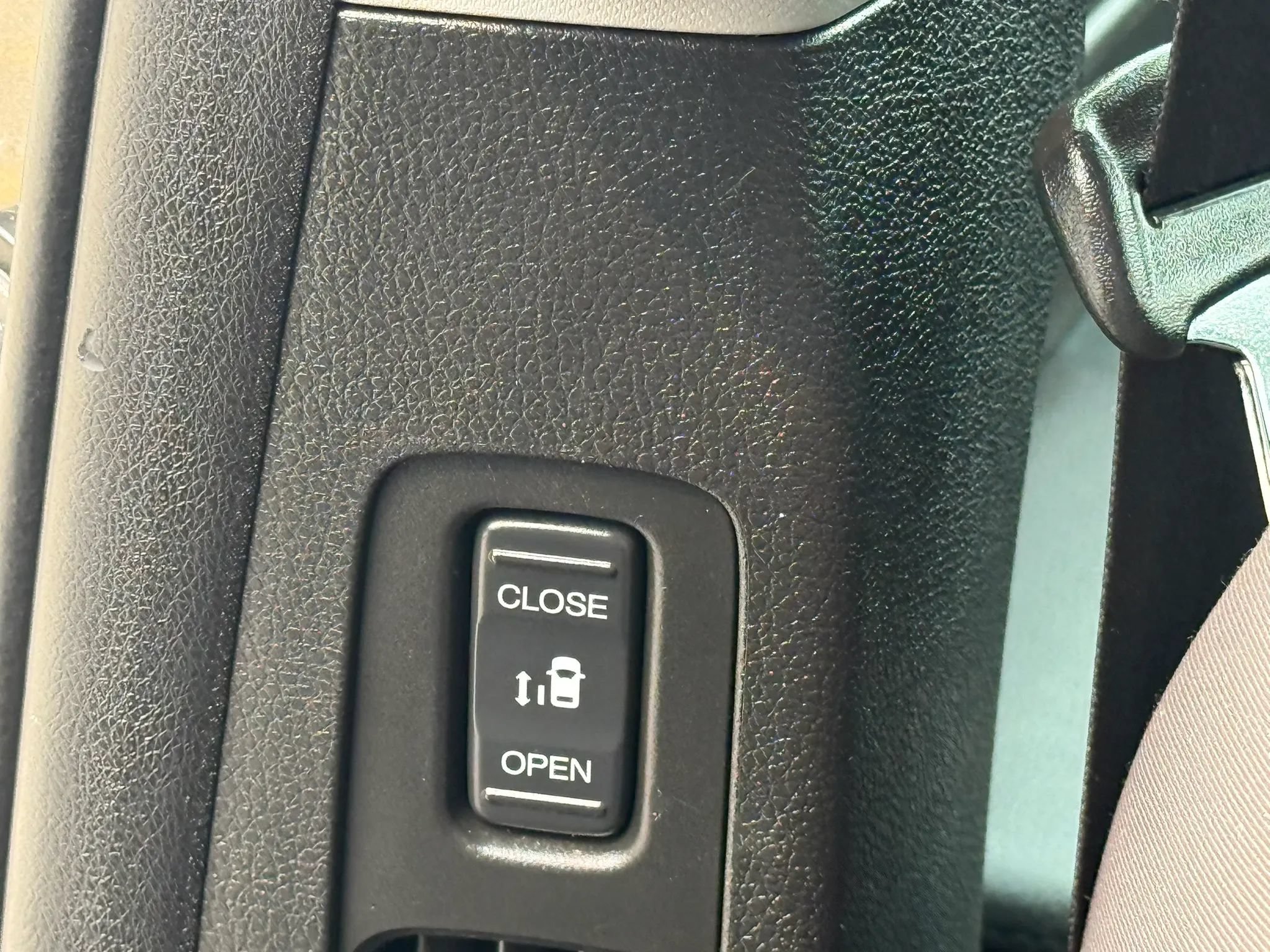 Used 2018 Honda Odyssey EX image 23
