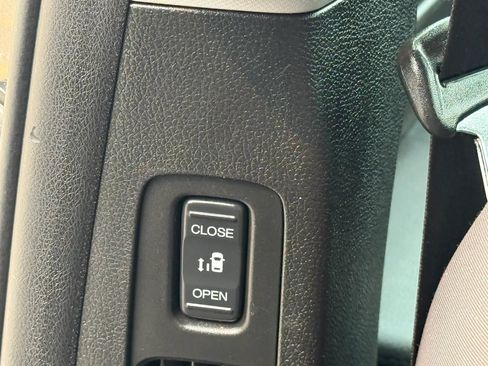 Used 2018 Honda Odyssey EX image 23