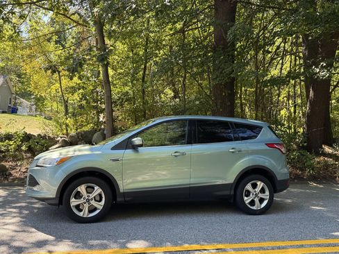 Used 2013 Ford Escape SE w/ Class II Trailer Tow Pkg image 3