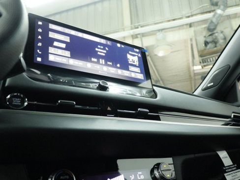 New 2026 Mitsubishi Outlander LE FWD image 12