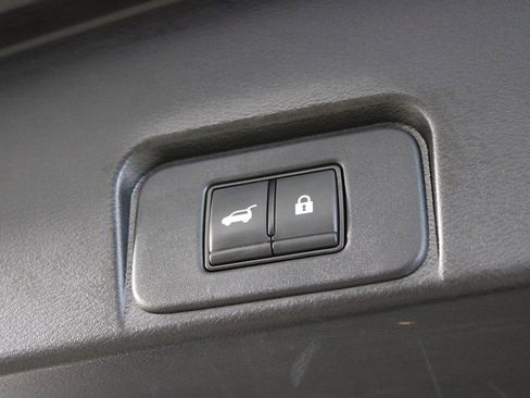 Used 2023 Nissan Rogue SL w/ SL Premium Package image 35