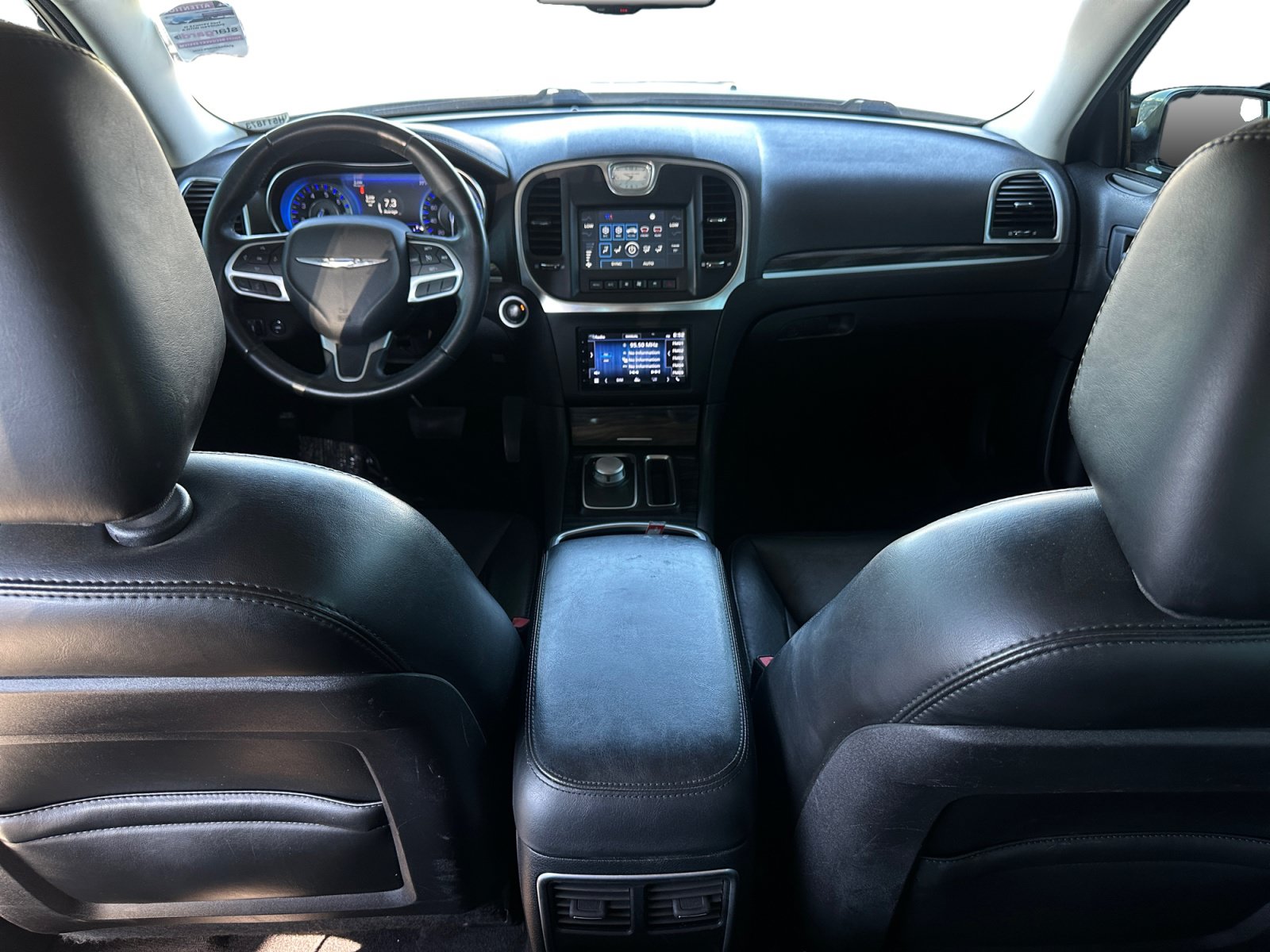 Used 2017 Chrysler 300 Limited w/ Value Package RWD image 10