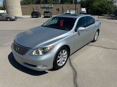 Used 2007 Lexus LS 460 RWD image 8