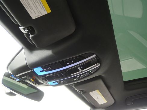 Used 2023 Porsche Cayenne image 24