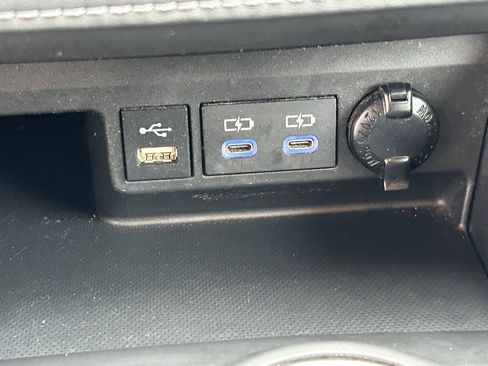 Used 2022 Toyota Highlander XLE image 30