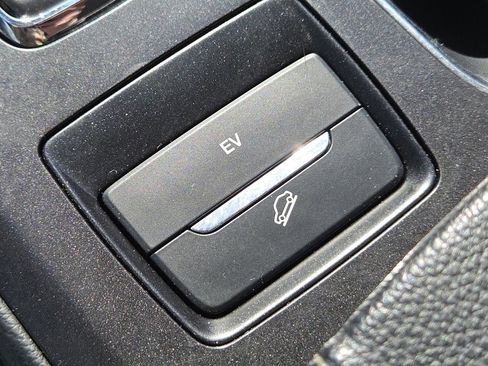 Used 2017 Ford Fusion Energi SE image 15