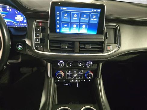 Used 2022 Chevrolet Suburban LT AWD/4WD image 23