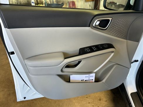 New 2025 Kia Soul LX image 28