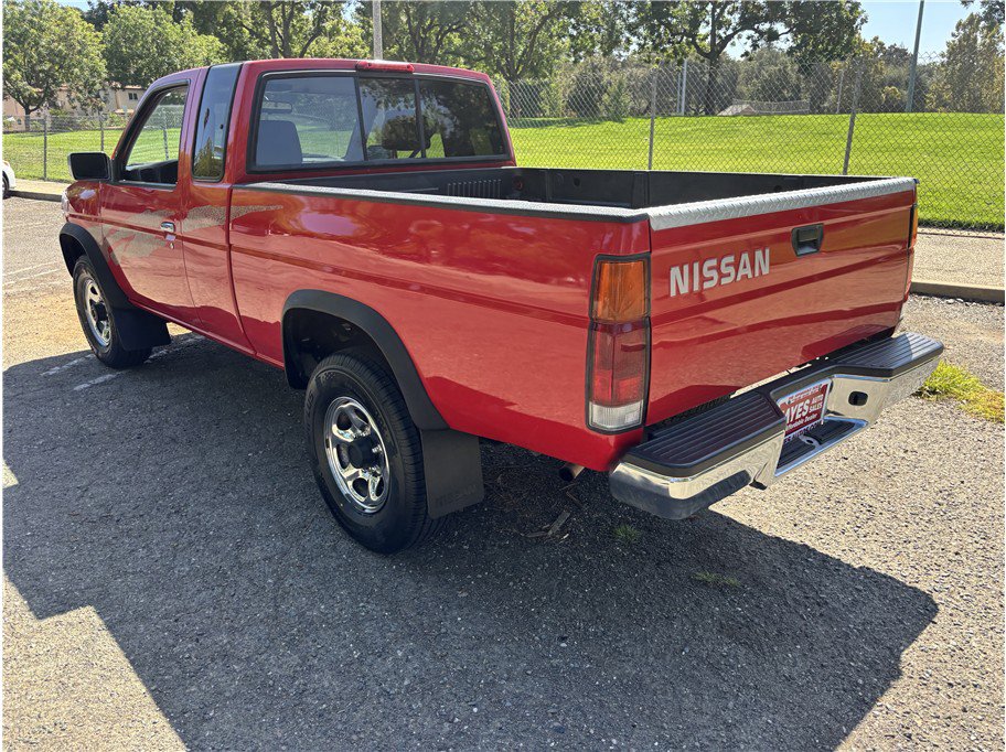 Used 1995 Nissan Pickup XE AWD/4WD image 8