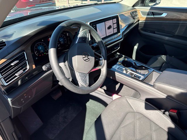 Used 2025 Volkswagen Atlas SE FWD image 25