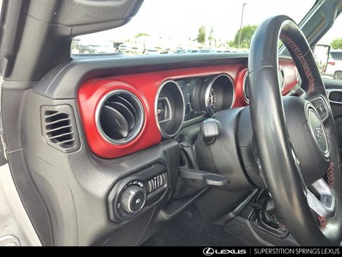 Used 2022 Jeep Wrangler Unlimited Rubicon AWD/4WD image 15