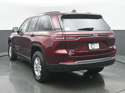 Used 2024 Jeep Grand Cherokee Laredo AWD/4WD image 4
