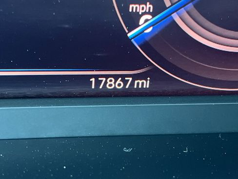 Used 2019 Volkswagen Tiguan SEL image 26