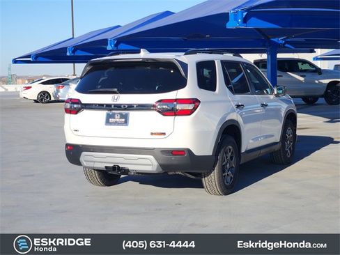 New 2025 Honda Pilot TrailSport image 4