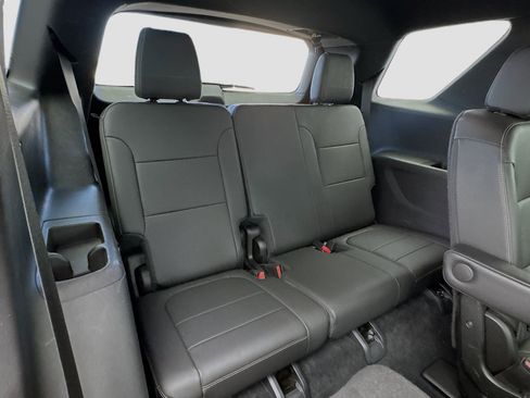 Used 2022 Chevrolet Traverse LT image 18