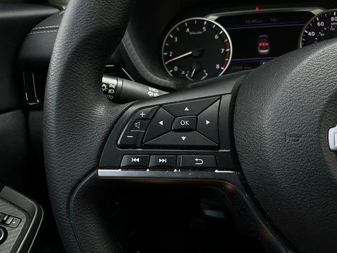 Used 2025 Nissan Sentra SV image 30