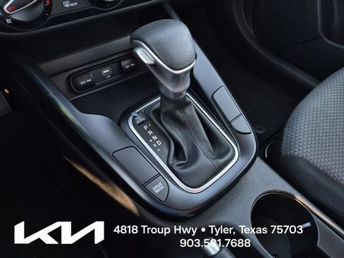 Certified 2025 Kia Soul LX w/ LX Technology Package FWD image 34