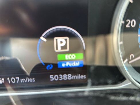 Used 2018 Nissan Leaf SV FWD image 7