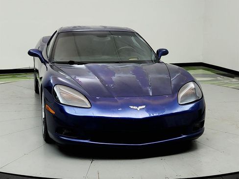 Used 2007 Chevrolet Corvette Coupe w/ Preferred Equipment Group RWD image 2