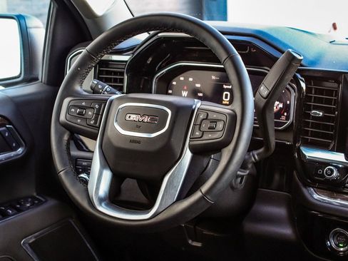 Used 2024 GMC Sierra 1500 Elevation image 24