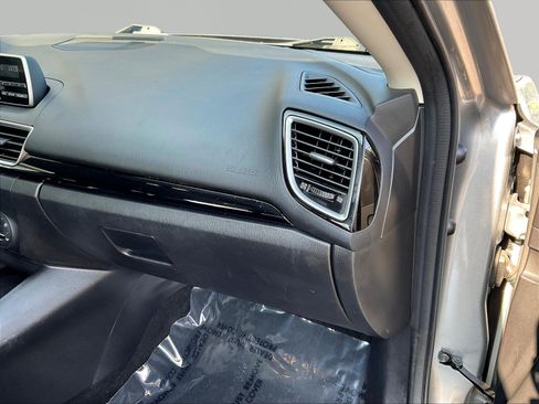 Used 2014 MAZDA MAZDA3 i Touring FWD image 24