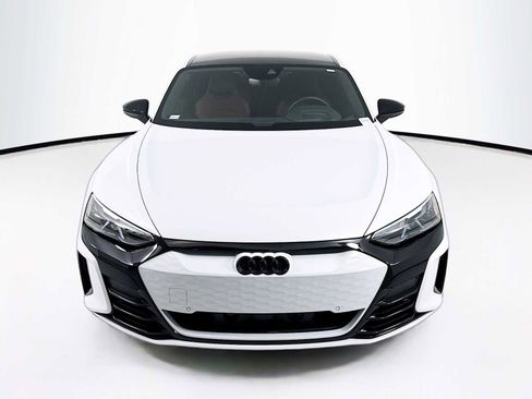 Used 2023 Audi e-tron GT Prestige image 6
