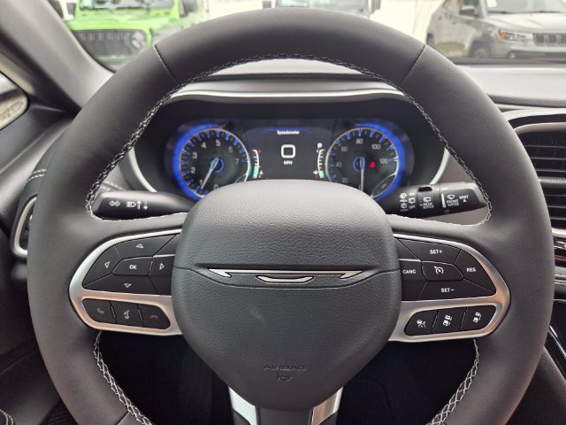 New 2027 Chrysler Pacifica Select FWD image 27