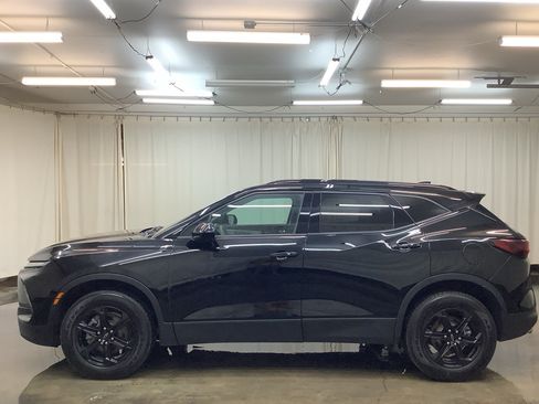 Used 2023 Chevrolet Blazer LT w/ Convenience Package FWD image 9