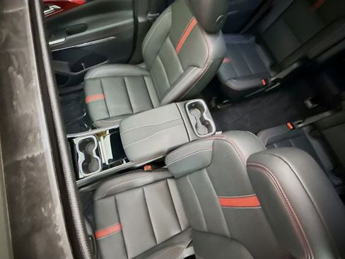 Used 2024 Chevrolet Traverse RS image 26